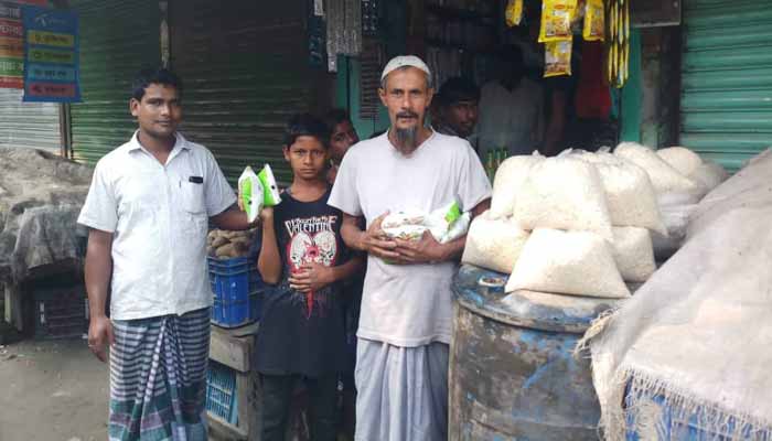 বরিশালে গুজব ছড়িয়ে বেশি দামে লবণ বিক্রি