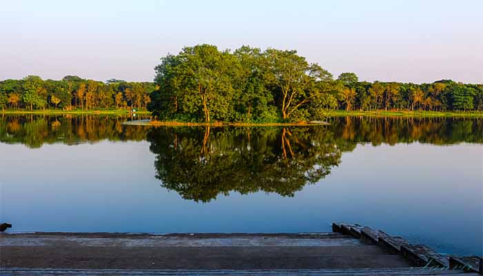 দূর্গাসাগরের দিঘীতে সাঁতার কাটতে গিয়ে তরুণ নিঁখোজ