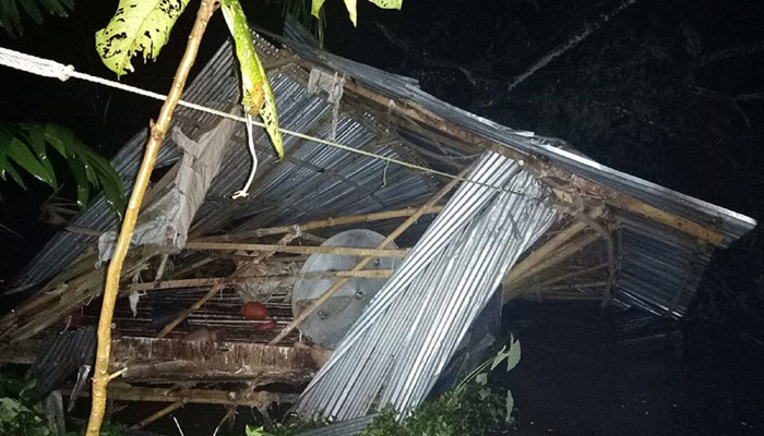 খুলনা উপকূল পার হচ্ছে দুর্বল 'বুলবুল'
