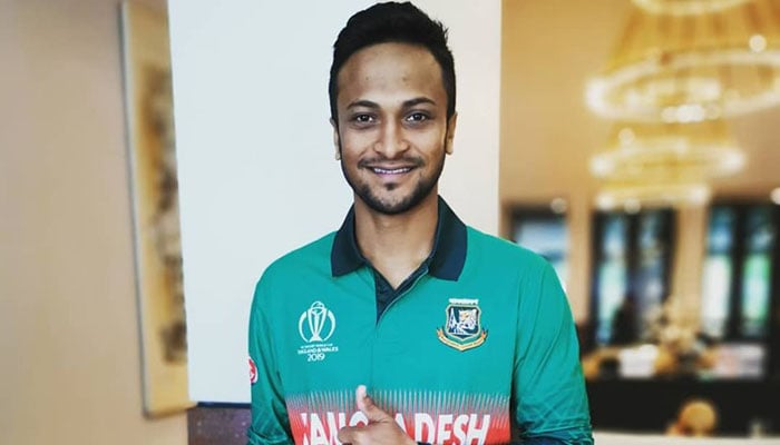 মুশফিকদের অভিনন্দন সাকিবের