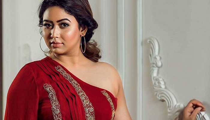 লন্ডনের একটি স্কুলে ডিপ্লোমা কোর্সে ভর্তি হয়েছি: ভাবনা