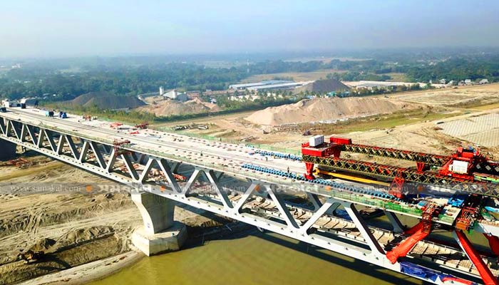 দৃশ্যমান হচ্ছে স্বপ্নের পদ্মা সেতুর ৩ কি.মি.