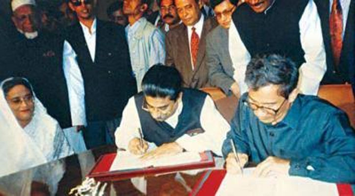 পাহাড়ে শান্তি অধরা