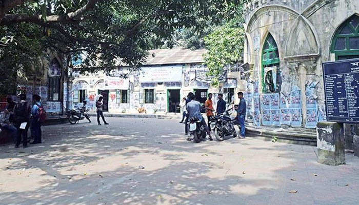 মধুর ক্যান্টিনের সামনে ফের ককটেল বিস্ফোরণ