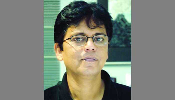 ‘আমরা হুটহাট বাচ্চাদের মতো ছবি বানাই, সেগুলো মুখ থুবড়ে পড়ে’