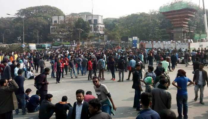 দাবি না মানলে আন্দোলন চালিয়ে যাওয়ার ঘোষণা ঢাবি শিক্ষার্থীদের