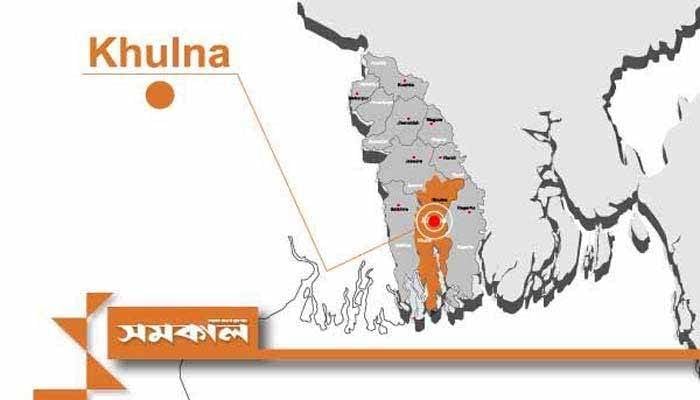দুই দফা দাবিতে খুলনার আলীম জুট মিলে বিক্ষোভ