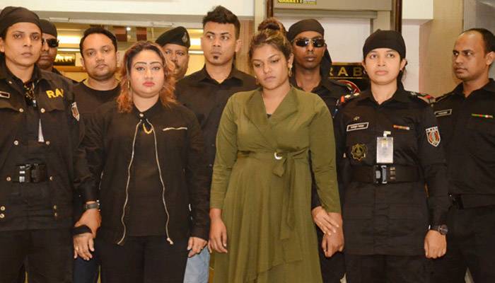 যুবলীগ নেত্রী পাপিয়া দিনে হোটেল বিলই দিতেন আড়াই লাখ টাকা