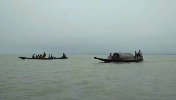 যমুনায় বালু তোলার সময় পড়ে গিয়ে শ্রমিক নিখোঁজ