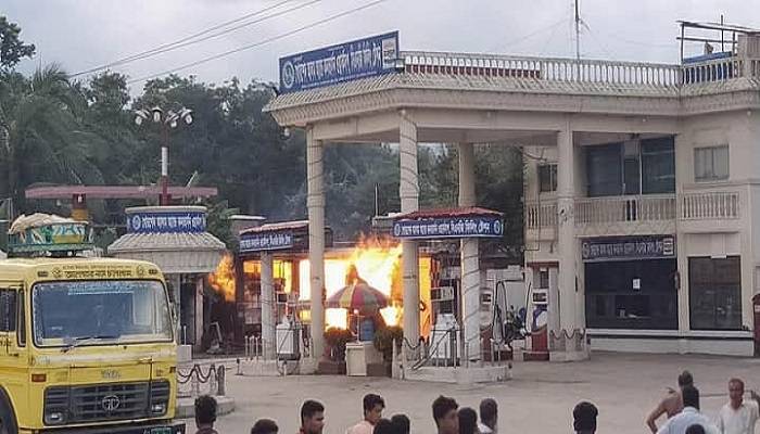 কুমিল্লায় সিএনজি ফিলিং স্টেশনে আগুন, দগ্ধ ২