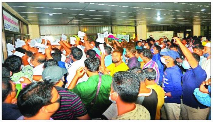 রেমিট্যান্স যোদ্ধাদের ভোগান্তি আর কত