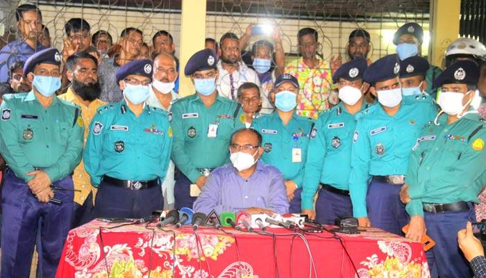 রায়হানের বাড়িতে নতুন পুলিশ কমিশনার, চাইলেন ক্ষমা