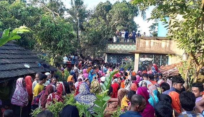 কলারোয়ায় একই পরিবারের চারজনকে হত্যার ঘটনায় মামলা