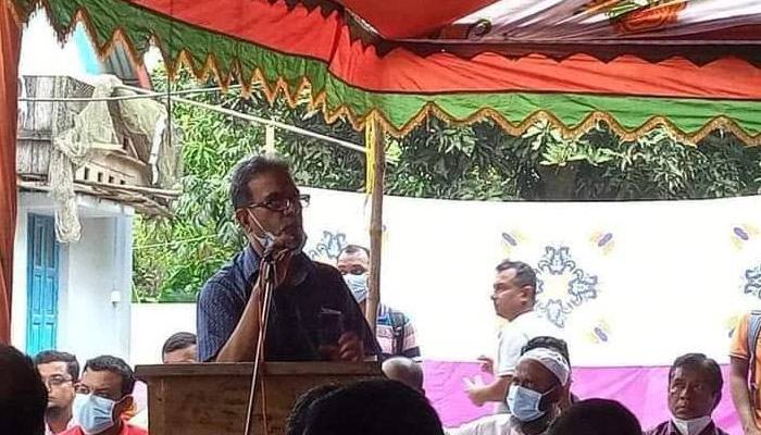 নির্বাচনী প্রচারে জবির কোষাধ্যক্ষ, আইন ভঙের অভিযোগ