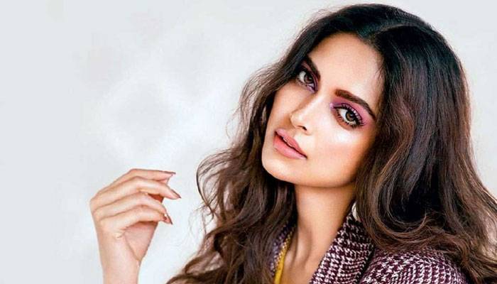 দীপিকার পোশাক নিয়ে ট্রল