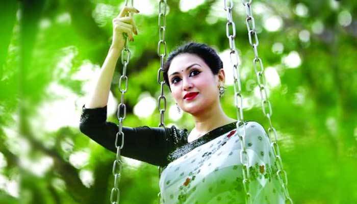 মিউজিক ভিডিওতে কুসুম শিকদার