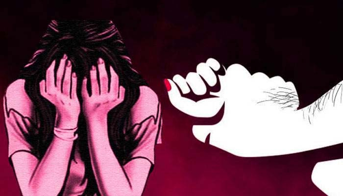 বাসে ছাত্রী ধর্ষণচেষ্টার অভিযোগে চালক-হেলপারের বিরুদ্ধে মামলা