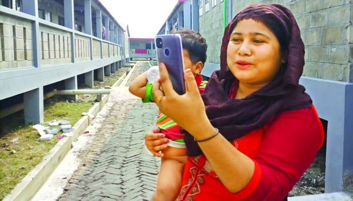 বদলে গেছে জীবন