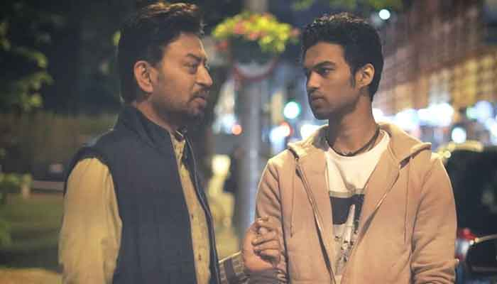 বাবাকে স্বপ্নে দেখে কাঁদলেন ইরফানপুত্র