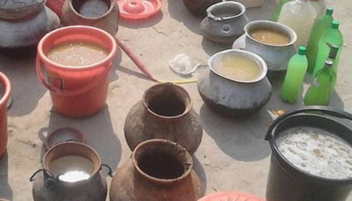 বিক্রির লাইসেন্স নিয়ে নিজেই বানাচ্ছিলেন মদ!