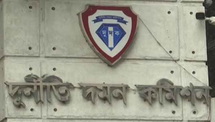 পি কে হালদারের ১৪ সহযোগীকে দুদকে তলব