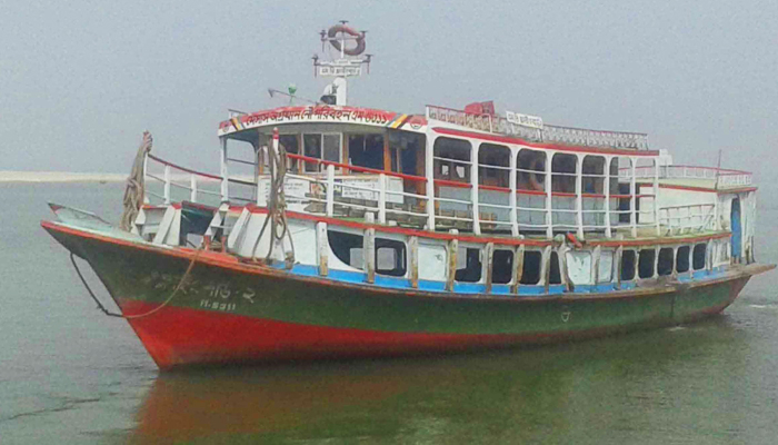 অল্পের জন্য রক্ষা পেল দেড়শ' লঞ্চযাত্রীর প্রাণ