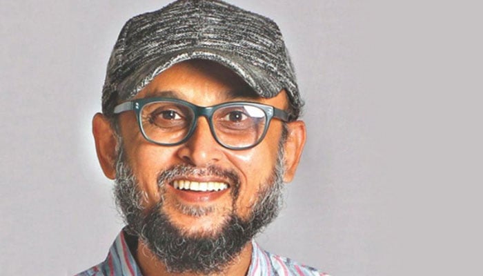 শহর ঘুরে বোকাদের চালাক বানাচ্ছেন ফারুকী!