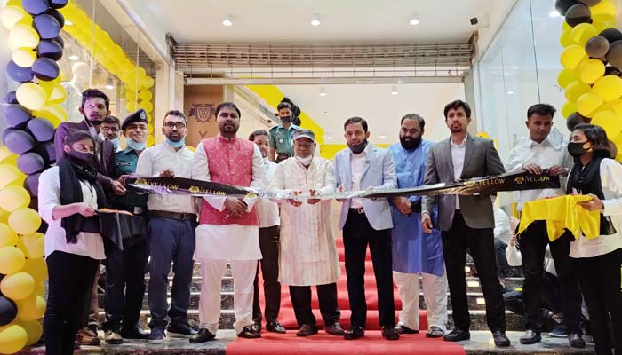খুলনায় ইয়োলোর নতুন আউটলেট