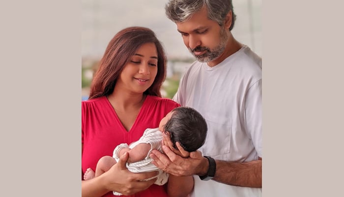 ফেসবুকে সন্তানের ছবি পোস্ট করে শ্রেয়ার উচ্ছ্বাস