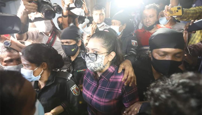 র‌্যাব সদর দপ্তরে চিত্রনায়িকা পরীমণি