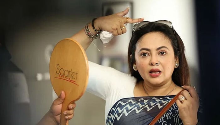 হতাশা থেকে বেরিয়ে আসার উপায় জানালেন শ্রীলেখা