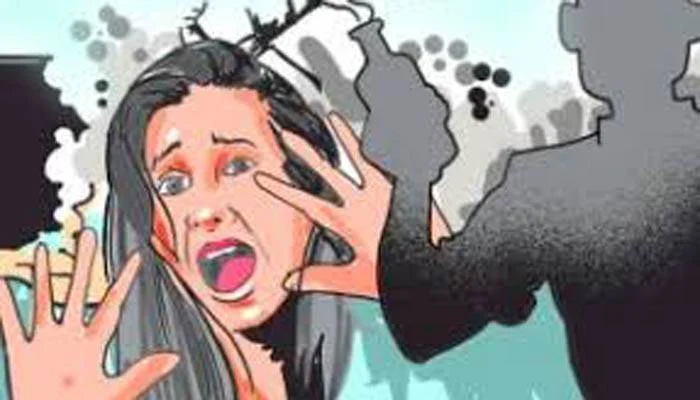অ্যাসিড নিক্ষেপের অভিযোগ, স্বামীসহ ৪ জনের বিরুদ্ধে মামলা