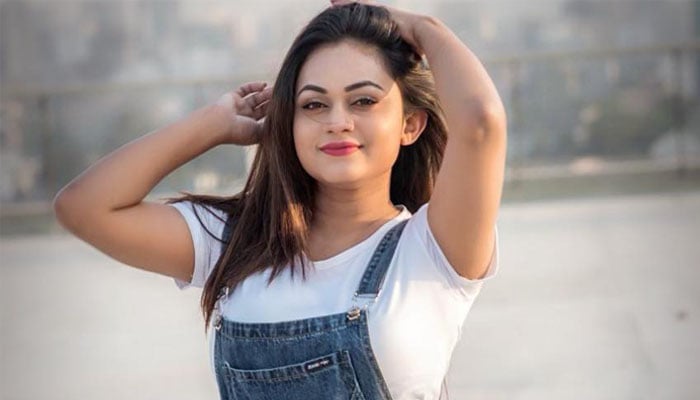 চিরতরে মিডিয়া ছাড়লেন অভিনেত্রী, ধর্মে-কর্মে মনোযোগ