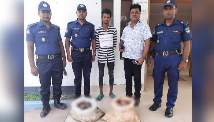 কয়রায় হরিণের ৪২ কেজি মাংসসহ শিকারি আটক