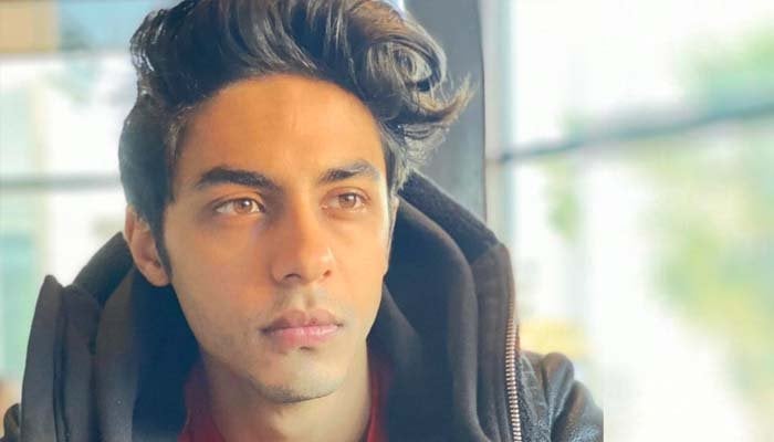 জেলে রাম-সীতার বই পড়ছেন আরিয়ান