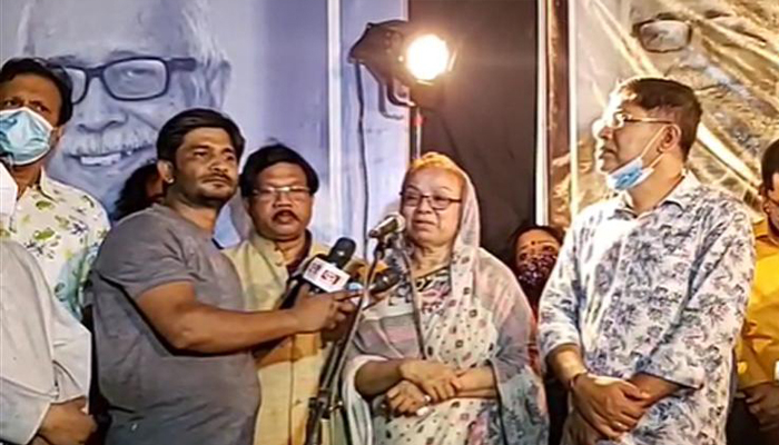‘তাকে ছাড়া কীভাবে বাঁচবো, কীভাবে থিয়েটার করবো’