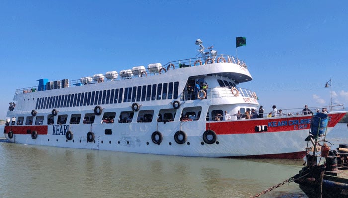 বাংলাদেশ হয়ে হলদিয়া-আসাম রুটে জাহাজ চলাচল শুরু
