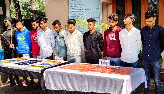 ৯ ছাত্রের পেট থেকে উদ্ধার হলো ২৪ হাজার পিস ইয়াবা
