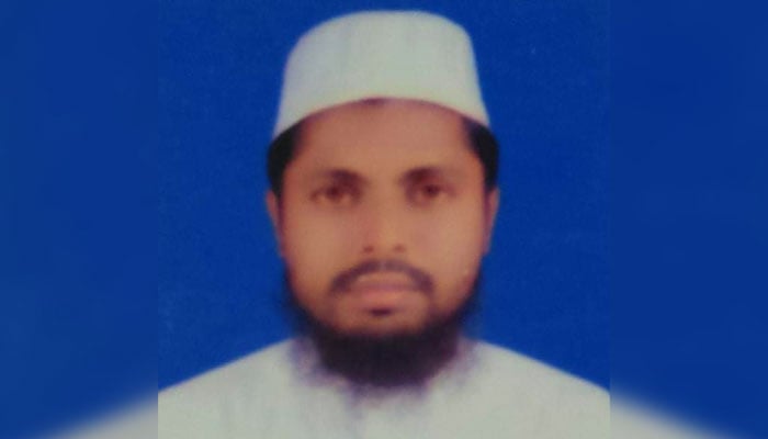 স্ত্রীর যৌতুক মামলায় গ্রেপ্তার ইমাম