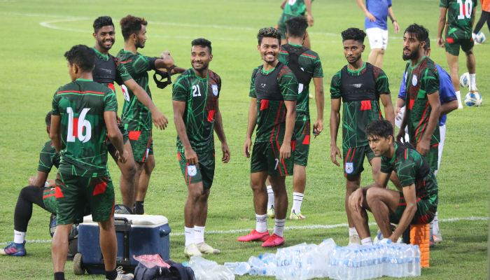 গ্যালারি সঙ্গে নিয়ে ভাগ্যবদলের আশা