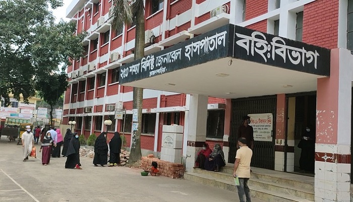 ব্রাহ্মণবাড়িয়ায় ট্রাক চাপায় স্কুল ছাত্রসহ নিহত ২