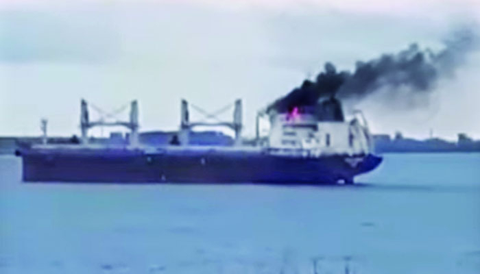 সামান্যের ভয়ে বিশাল ঝুঁকি
