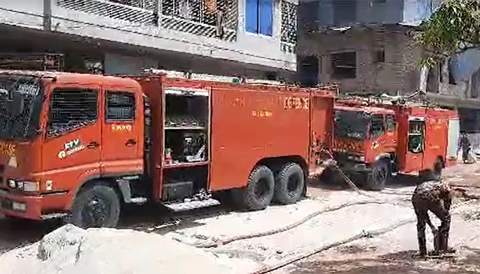 রাজশাহীতে পারটেক্স গুদামে আগুন, নিয়ন্ত্রণে ৯ ইউনিট