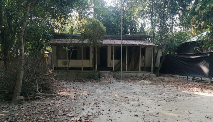 নিভে গেছে কবি সুনীলের বাড়ির আলো