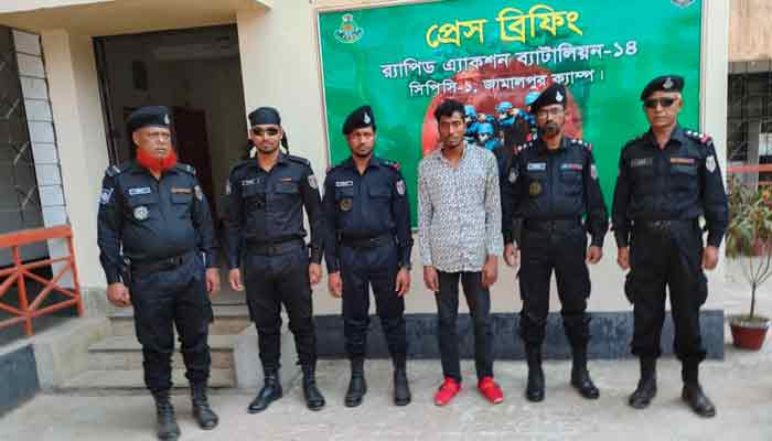 চিরকুট লিখে কিশোরীর আত্মহনন: আসামি স্বপন র‌্যাব কার্যালয়ে
