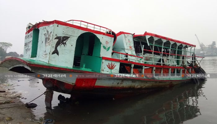 ‘৫৫ হাত’ পানির নিচে ছিল ডুবে যাওয়া লঞ্চটি