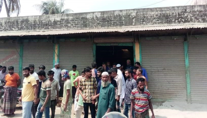 ৮১,৫০০ লিটার সয়াবিন তেল মজুত করেছিলেন তারা