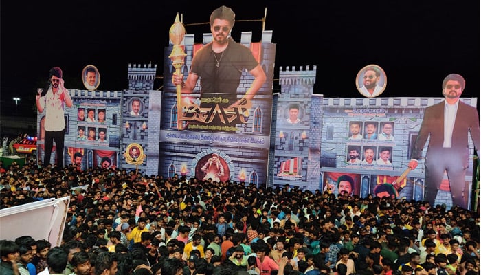 বিজয়ের নতুন ছবি মুক্তি, ভক্তদের উন্মাদনার শেষ নেই
