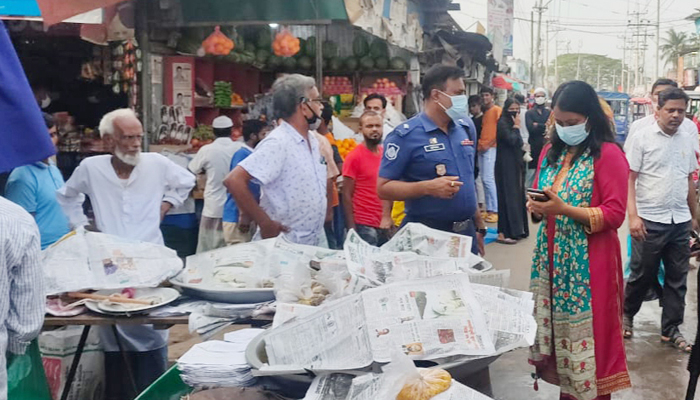 পলাশে ভেজালবিরোধী অভিযানে ৩ ব্যবসায়ীকে জরিমানা
