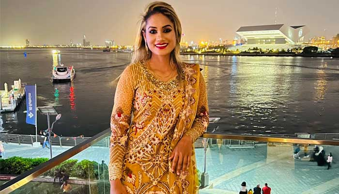 দুবাইয়ে ঈদ করলেন জাহানারা-রুমানা